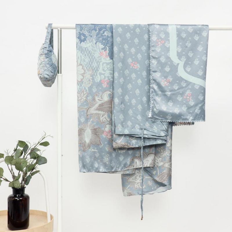 The lace series mukena Renka