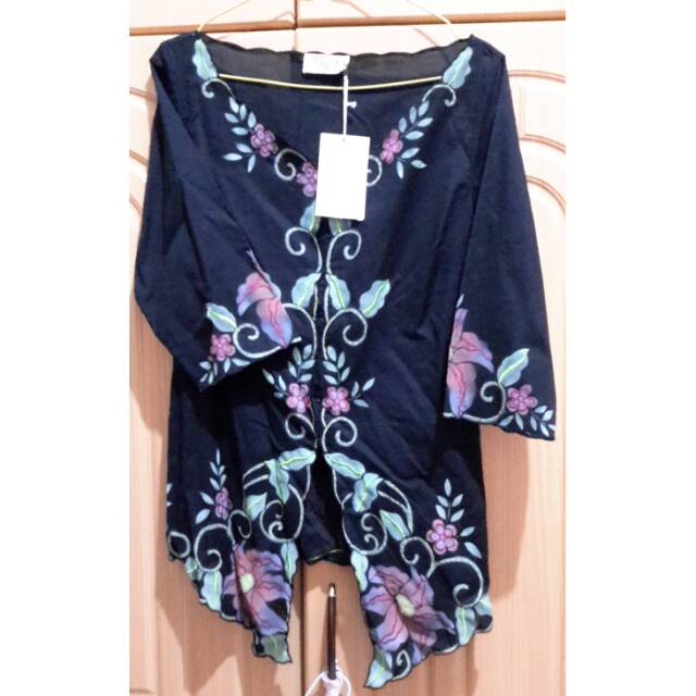 Kebaya hitam Klambi by Mama Leon1