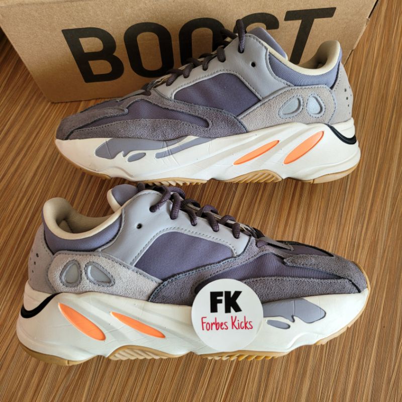 Yeezy Boost 700 Magnet || mauve inertia salt analog geode