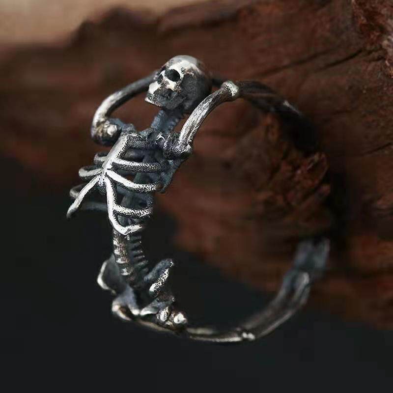 Cincin Model Terbuka Adjustable Desain Tengkorak Gaya Gothic Rock Untuk Pria