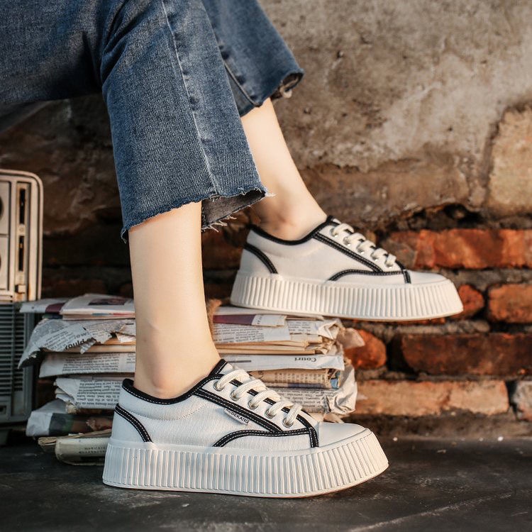 Sepatu Santai Kekinian Sneakers branded Cewe Sneaker Wanita Kanvas Fashionable Terkece Cantik Sepatu Keren Sepatu Indah