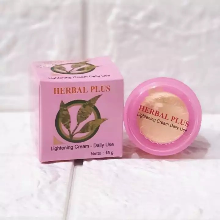 Herbal Plus Lightening Cream Daily Use 15 gr GIRLSNEED77 Krim Melembabkan Wajah Siang &amp; Malam
