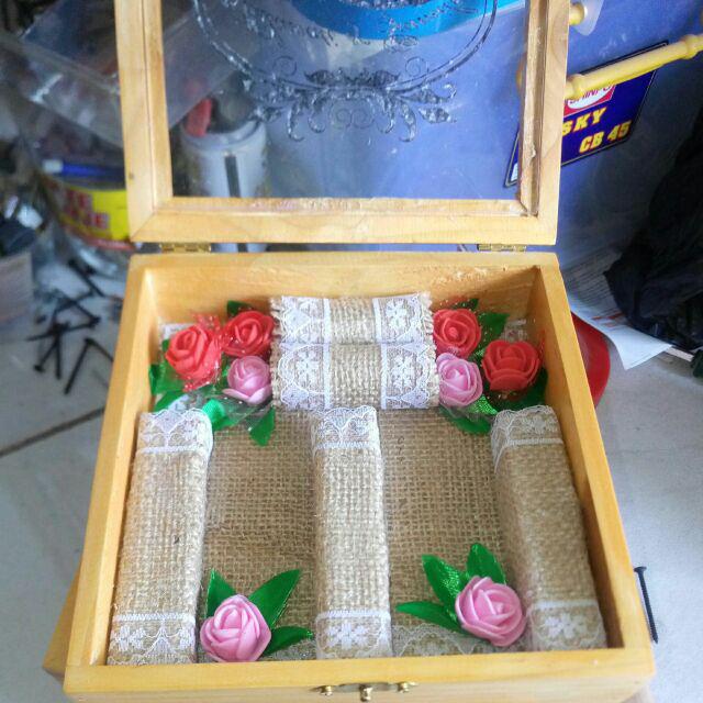 Kotak Mahar 2 Perhiasan Berbahan Kayu Palet