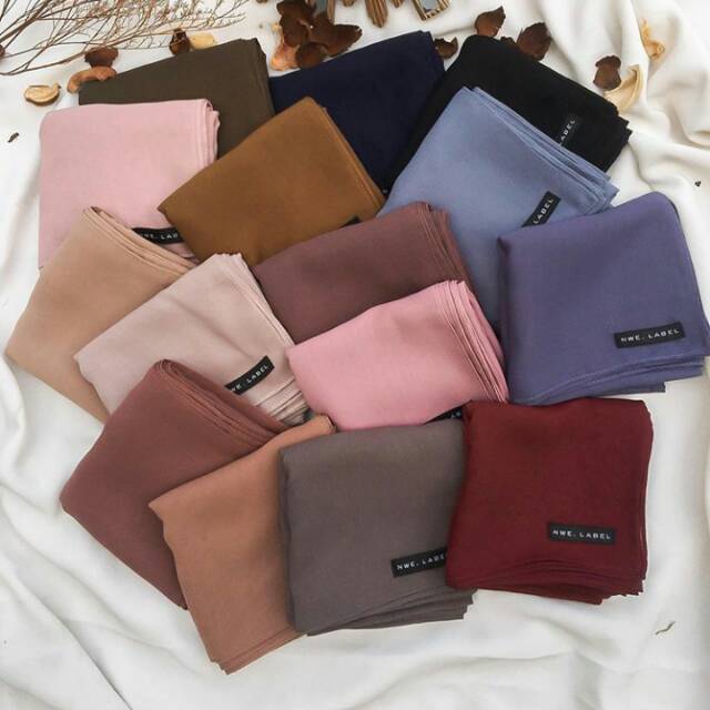 Plain hijab by nwe.label