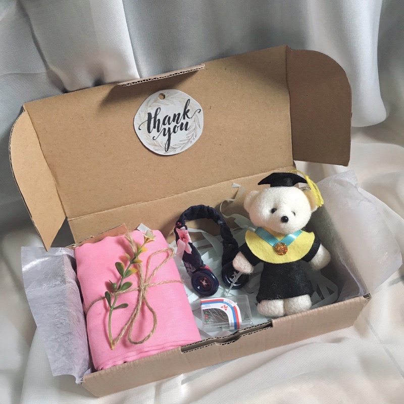 

Gift Box Package Graduation Mix Hijab for Graduation| Birthday| Anniv| Hadiah Wisuda| Hadiah Ultah