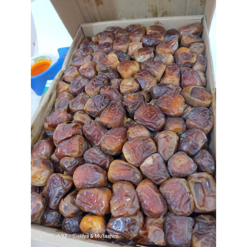 

Kurma Sukkari 1kg