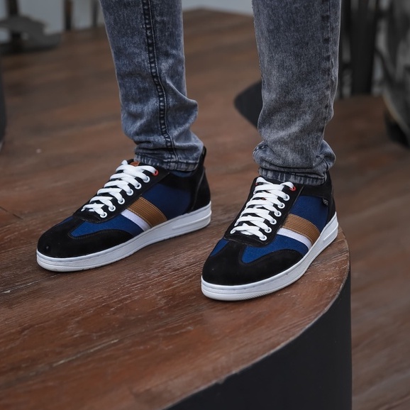 Wilson Navy | Sepatu Sneakers Putih Pria Casual Polos Original Putih Cowok Ori Footwear | FORIND x ARF