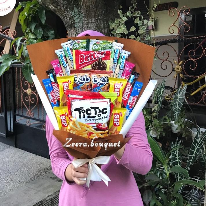 

(B8) Buket snack/bouquet snack/bucket snack [INCLUDE: Greeting card+packing]