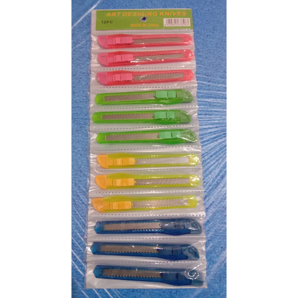 

Pisau Cutter Plastik Besar/Kecil