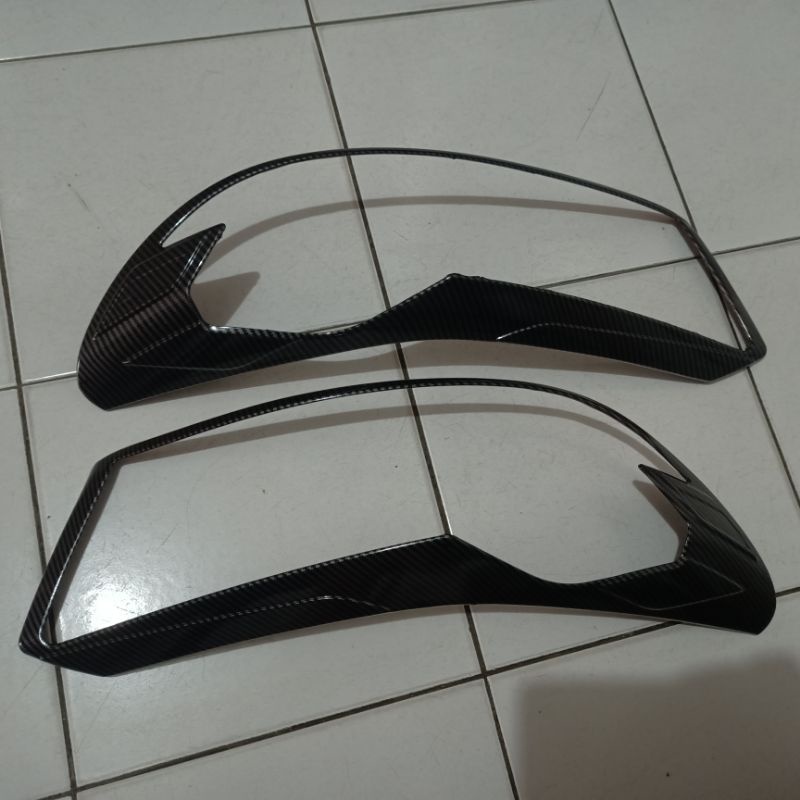 Garnis lampu depan Carbon all new Honda brio