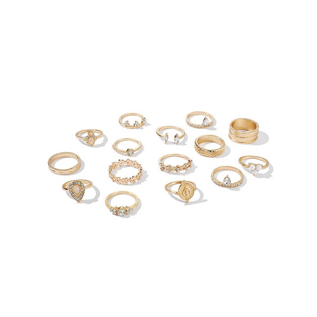 LRC Cincin Set Fashion Golden Carved Diamond Flower Heart Open Ring Set K00655
