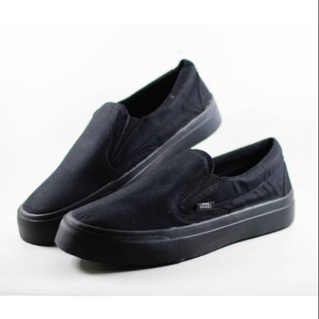 VANS SLIP ON ALL BLACK