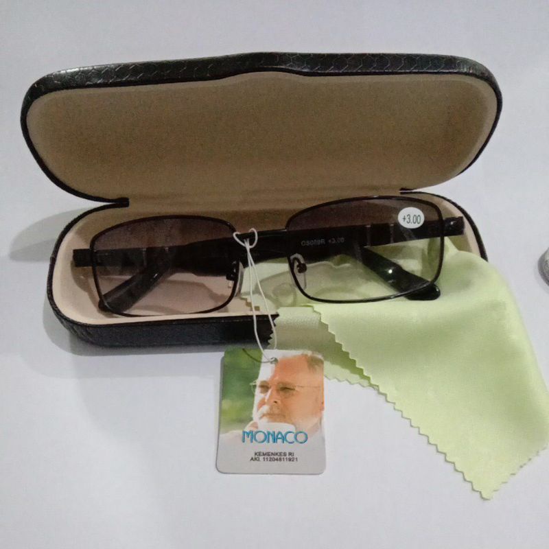 Kacamata baca bifokus plus 3.00 set box
