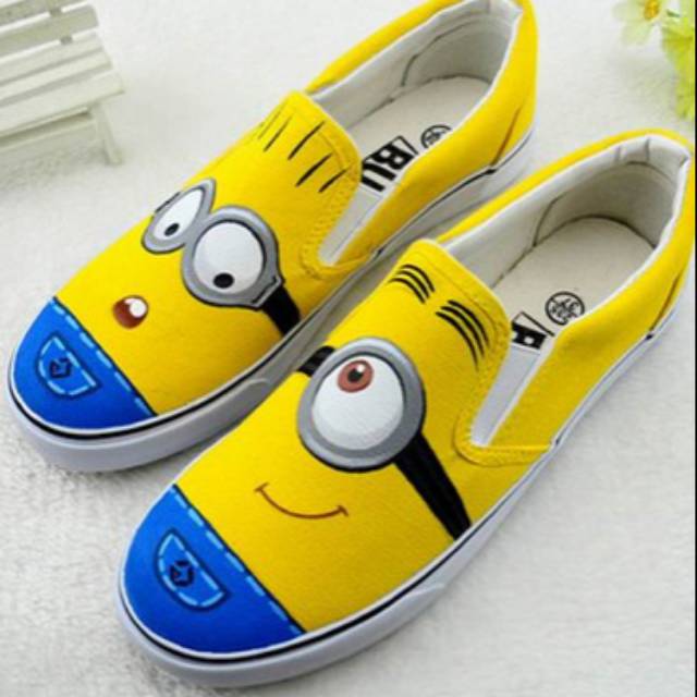 

Sepatu Lukis Minion Face 14