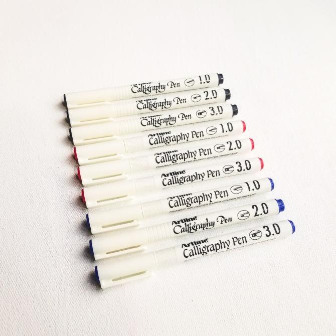 

ARTLINE CALLIGRAPHY PEN EK-243 / PENA KALIGRAFI - HITAM 3.0