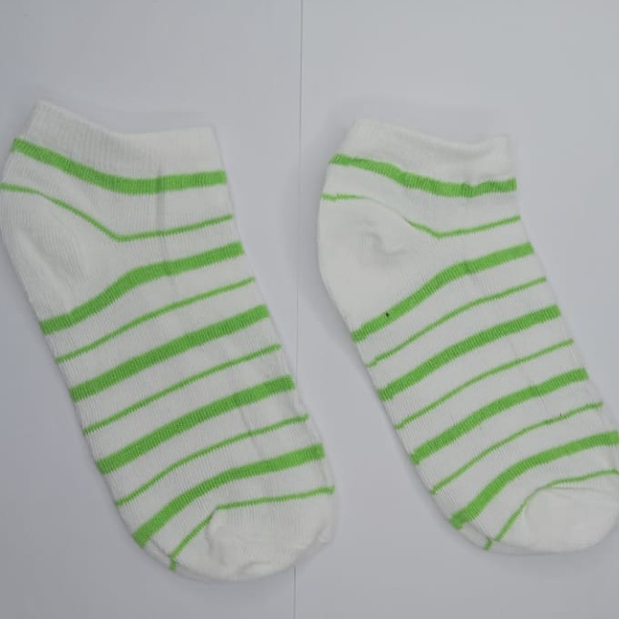 ⭐Gogoland⭐ Kaos Kaki Wanita Fashion Motif Strawberry Bunga Lebah Bee Kotak Biru Navy  Bunga Biru Green Leaf  Polos Pattern Garis Kaoskaki Pendek Korea Sock Import KK001-006-K5 PUTIH HIJAU