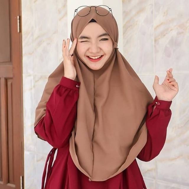 Bergo Tebal Tidak Nerawang simple tali / instan WOLVIS syiria tali / hijab instan syiria tali /maryam wolpis