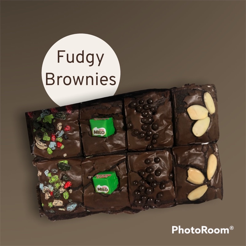 

Fudgy Brownies Dark Coklat sekat crunchy diluar lembut didalam