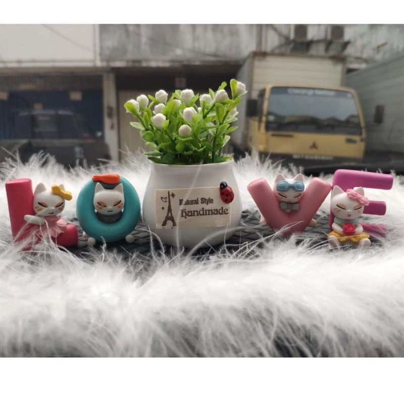 ￼Pajangan Boneka Set Love Cat, Pig and Dog  + Anti Slip Kucing Anjing berbulu Hiasan Dashboard Mobil