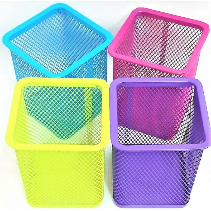 

Pen Holder / Tempat Pulpen Bulat Kotak