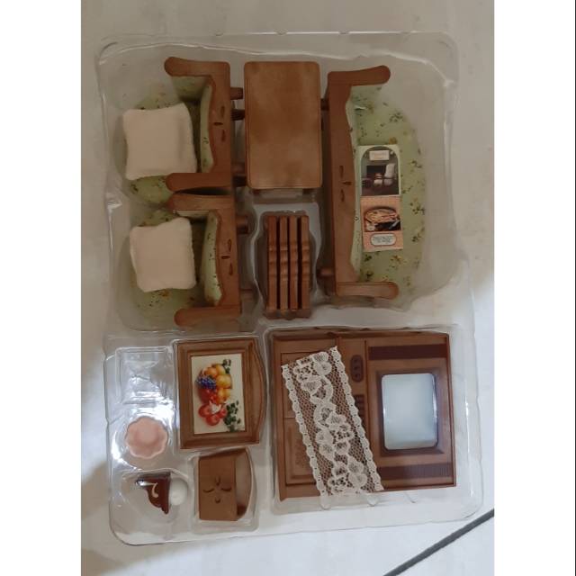 Sylvanian living room and tv set preloved