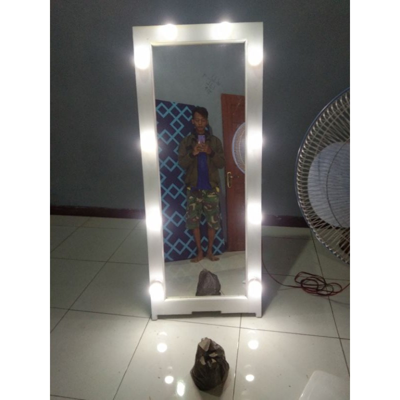 standing mirror lampu