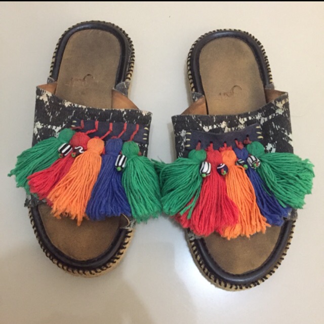 Preloved sendal tigah home