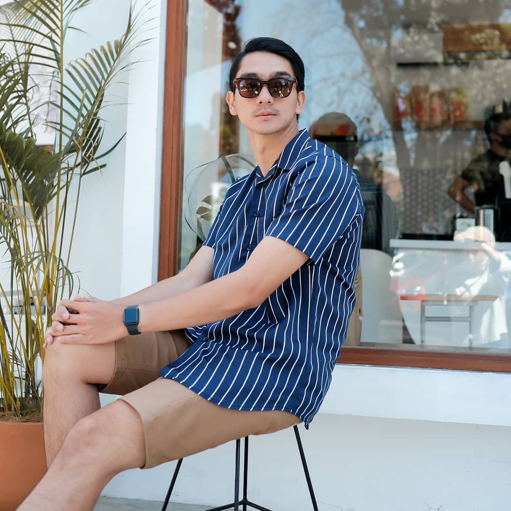 Kemeja stripe pria lengan pendek / Kemeja Salur Lengan Pendek kemeja pria casual viscose terbaru