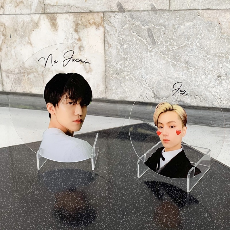 CUSTOM ACRYLIC (ROUND) - pajangan akrilik