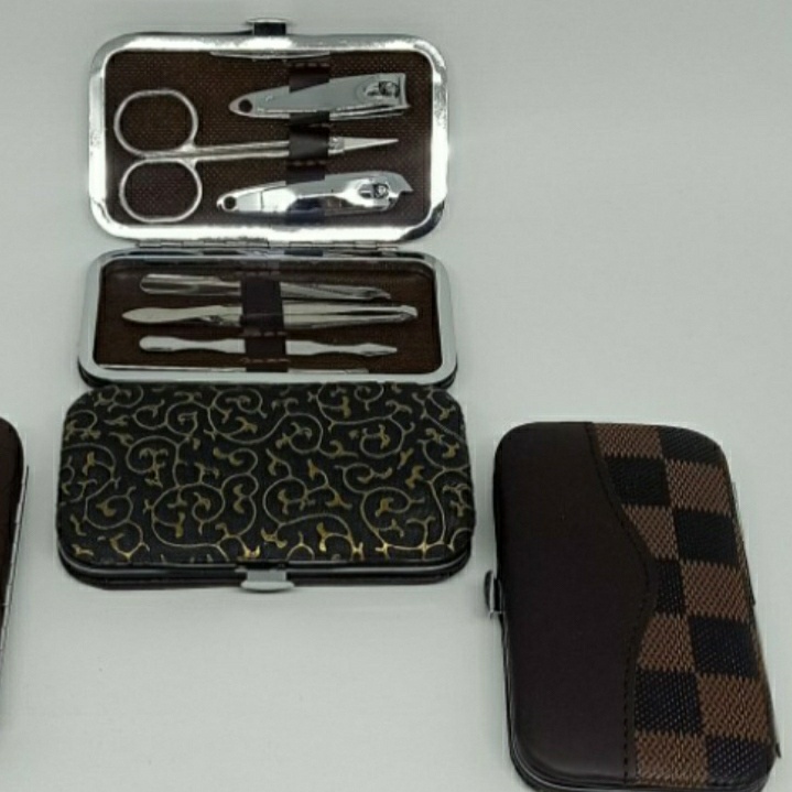 Alat MENICURE PEDICURE 7 Set Menipedi Dompet Unik / Gunting Kuku Set - Padasamah