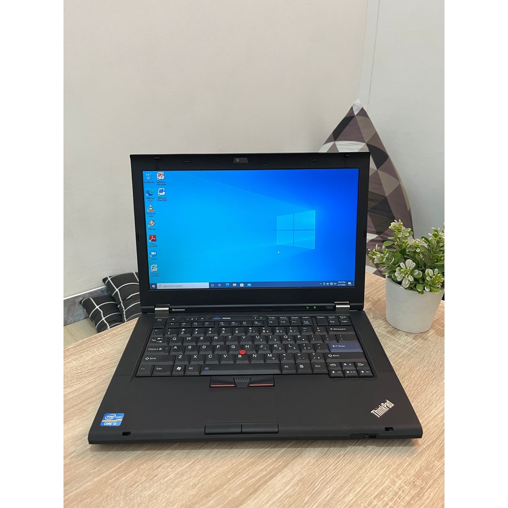 lenovo thinkpad T420 core i5 4gb 320gb hardisk