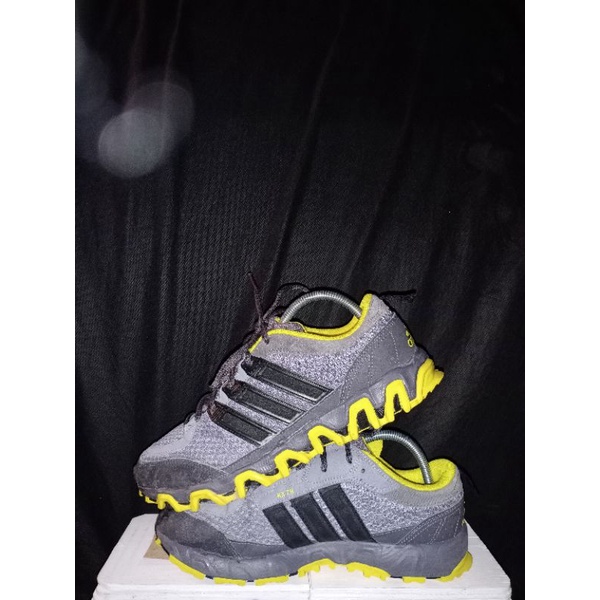 sepatu outdoor adidas second ori