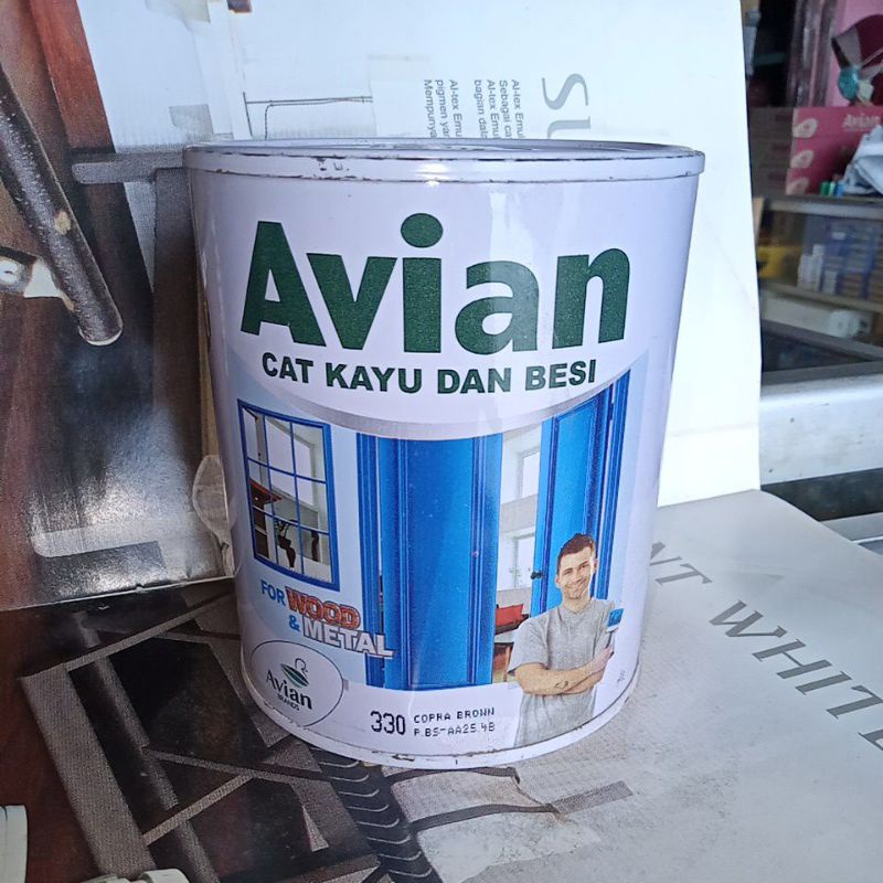 Avian cat kayu dan besi 1 kg