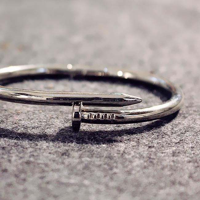 ♞ Gelang Paku lingkar hitam pria GGPPH ➼