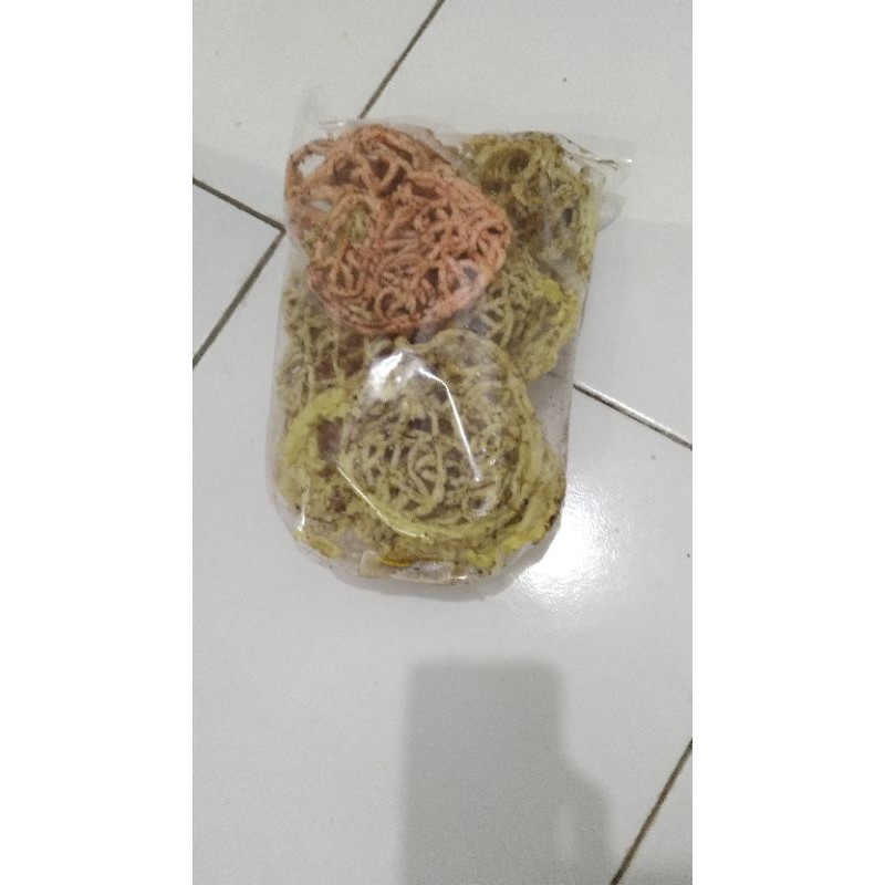 

krupuk mie goreng pasir bawang brebes