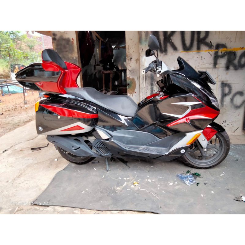 Jual modifikasi PCX 160 model GOLDWING (hitam glossy) Indonesia|Shopee