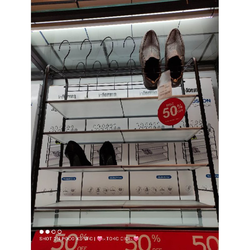 Rak sepatu Boston Informa