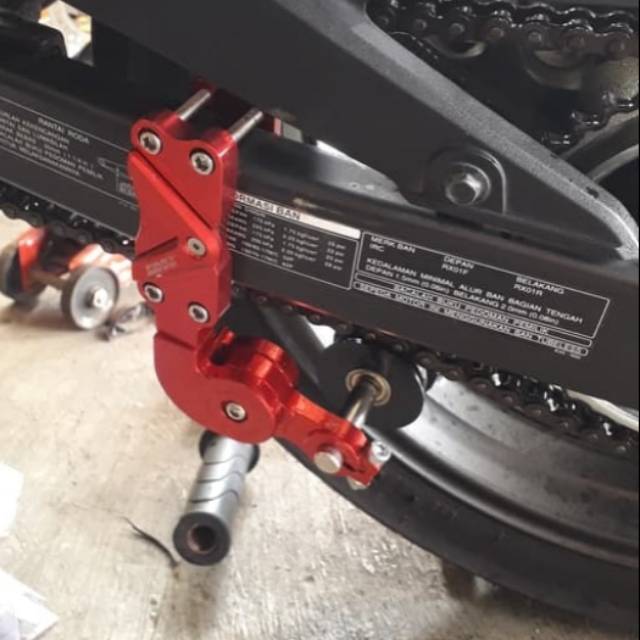 Tensioner rante / penahan rantai / tahanan rante / stabilizer rantai motor Cb150 R Supra Gtr Vixion 