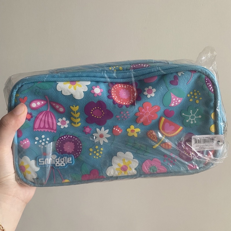 

Smiggle Go Anywhere Snazzy Pencil Case/Pouch