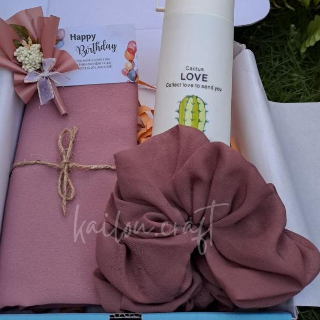 

Laris|LR38|Kado Ulang Tahun | Kado Wisuda | Kado Cewek | Hampers Ulang Tahun | Kado Anniversary