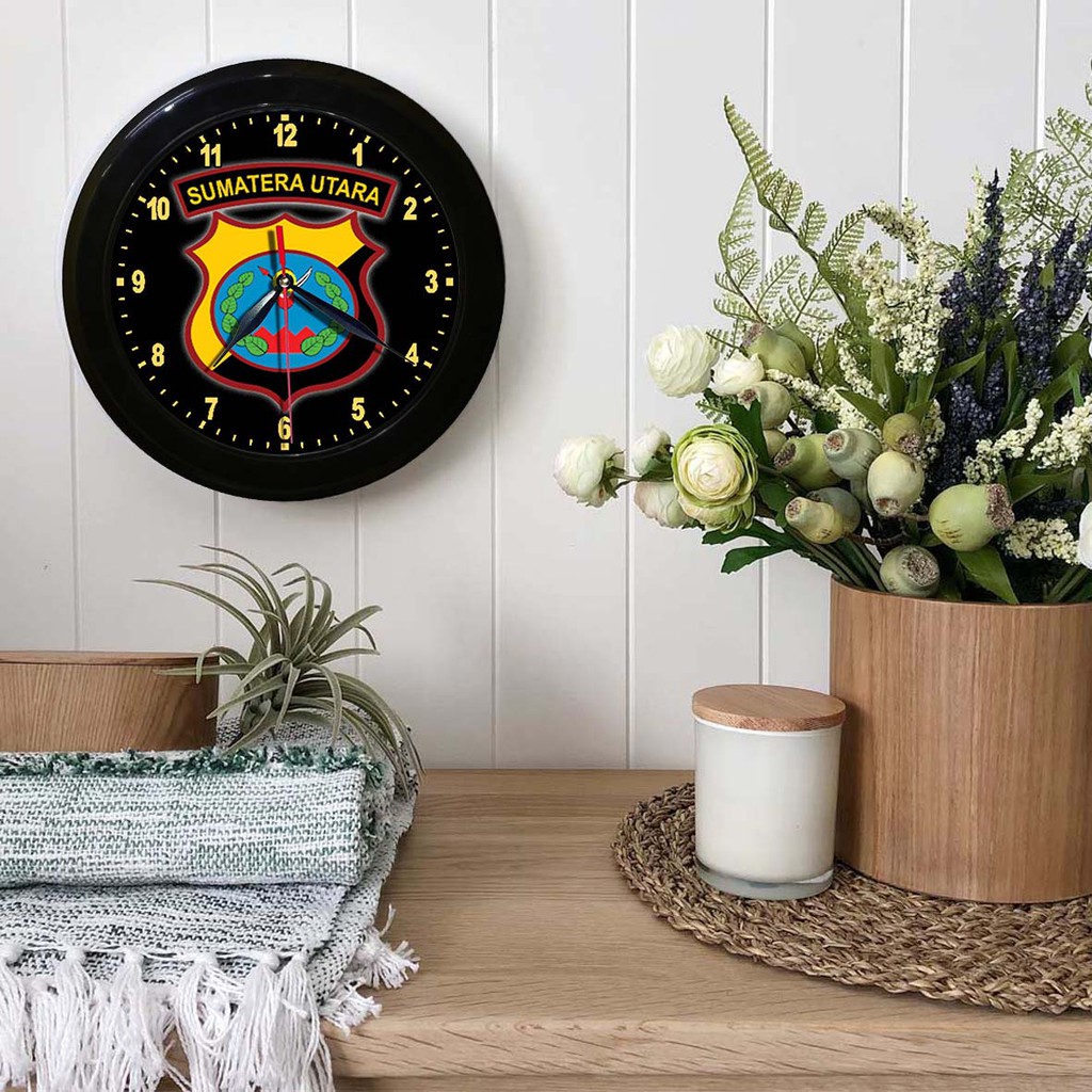 JAM DINDING POLDA SUMATRA UTARA  (DIAMETER 30 CM)