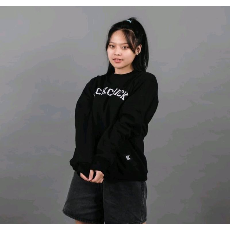 KICKCHICK Sweater Crewneck black campaign