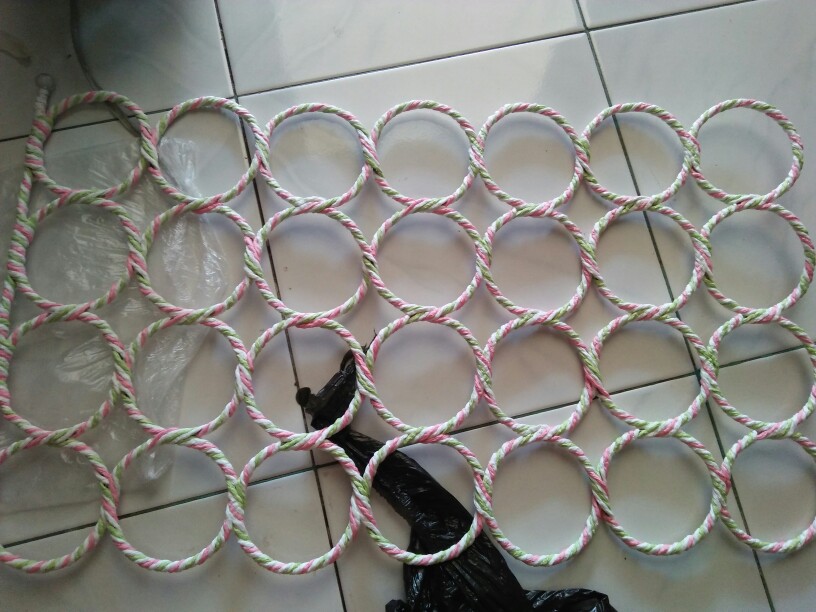 Gantungan Jilbab / Syal 28 Lubang - Hanger Gantung Multifungsi