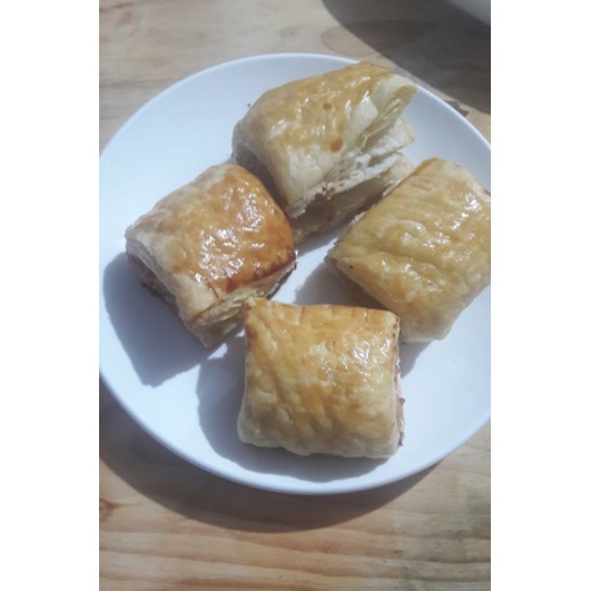 

Saucijsbrood, sosisbrood, mini picnic roll
