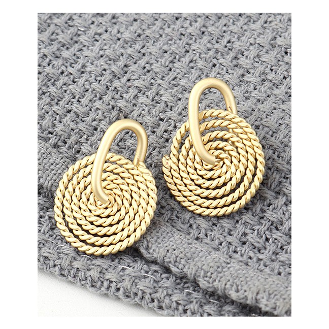 LRC Anting Tusuk Fashion Gold Plated Gold Disc S925 Silver Needle Earrings Y62795