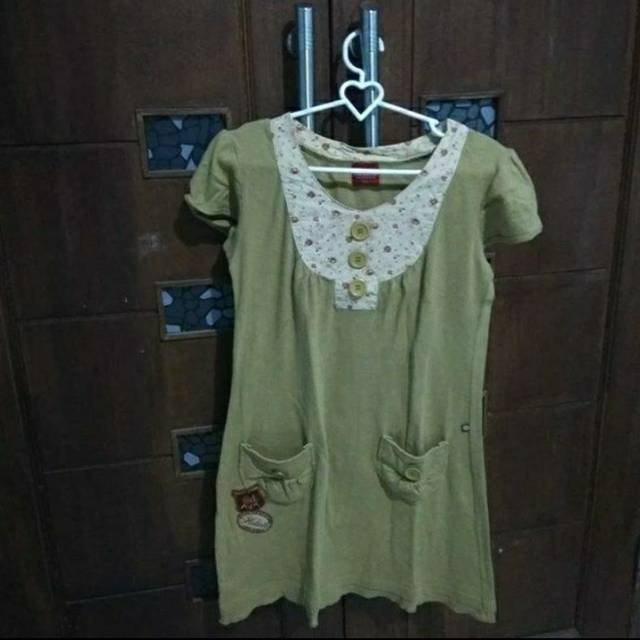 Preloved kaos corniche