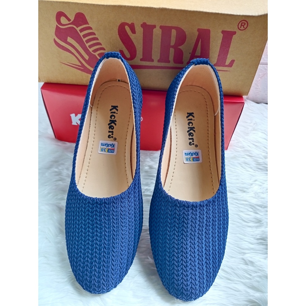 SEPATUBALETWANITA/SEPATURAJUTKICKERS/SEPATUSLIPON/SEPATUFLAT