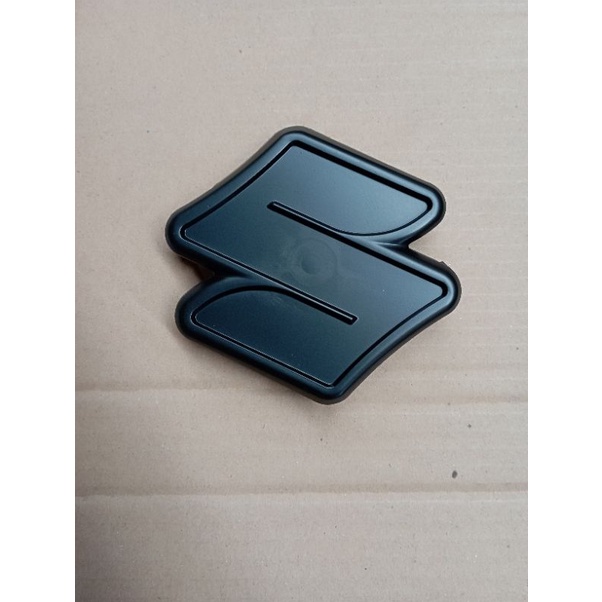 Dudukan emblem bracket emblem S grill suzuki swift GT