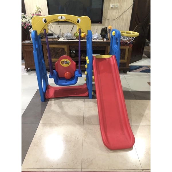Preloved slide and swing / ayunan perosotan merek tobebe original toys kingdom swing and slide secon