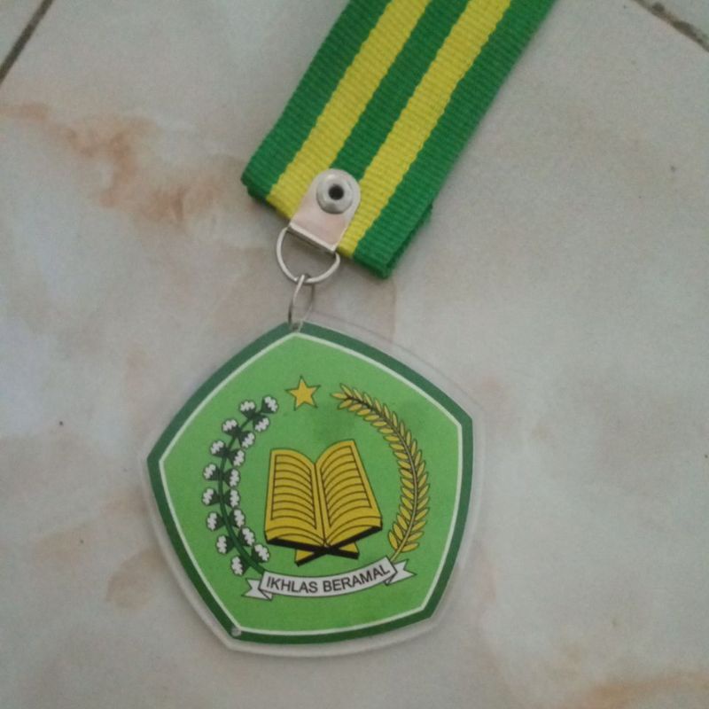 

medali wisuda